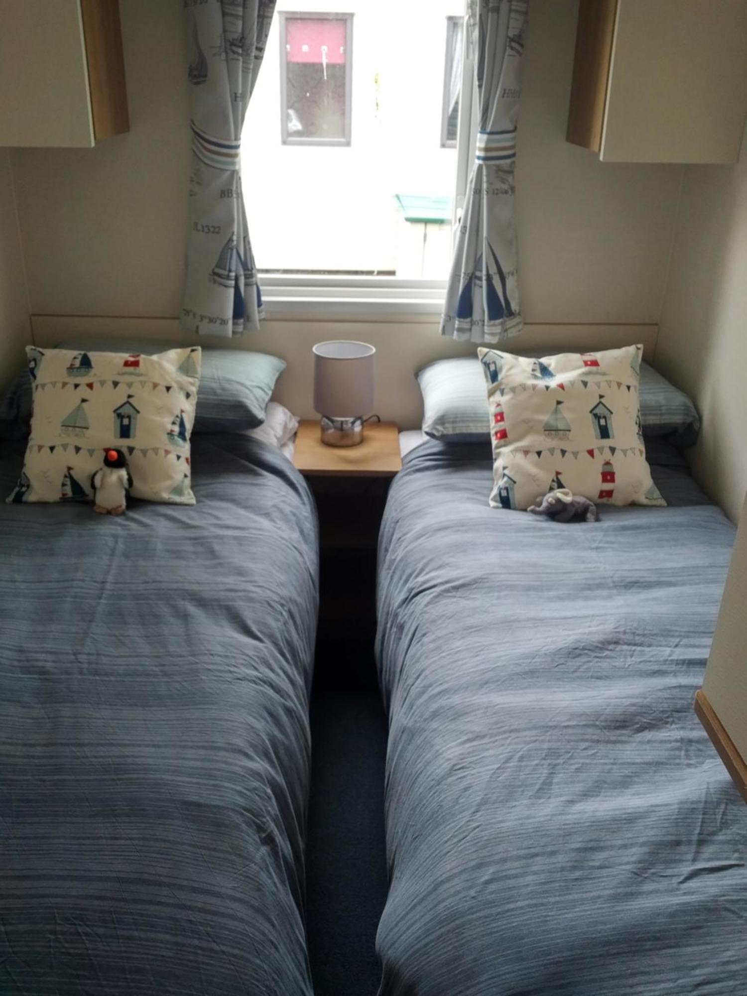 Haggerston Lola The Lodge And Betty The Van Cheswick  الغرفة الصورة