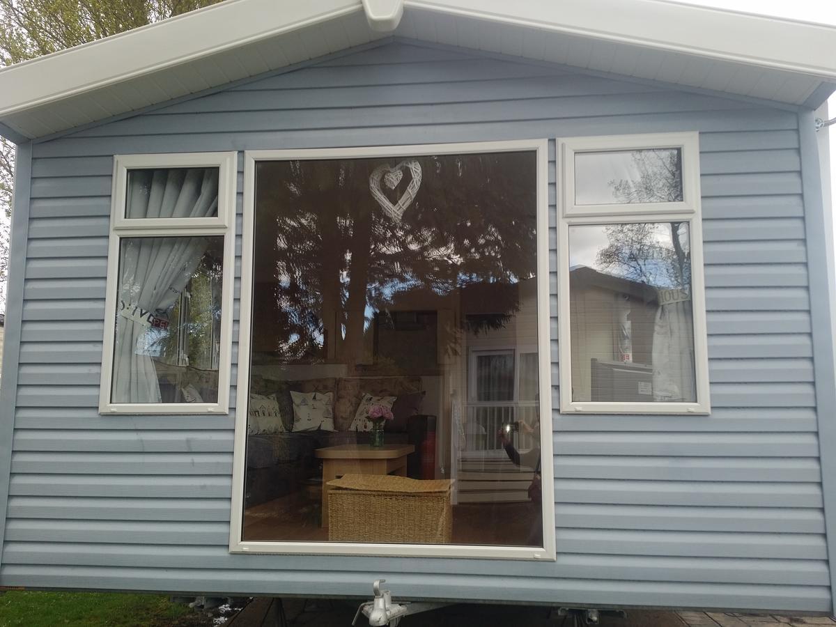 Haggerston Lola The Lodge And Betty The Van Cheswick  المظهر الخارجي الصورة